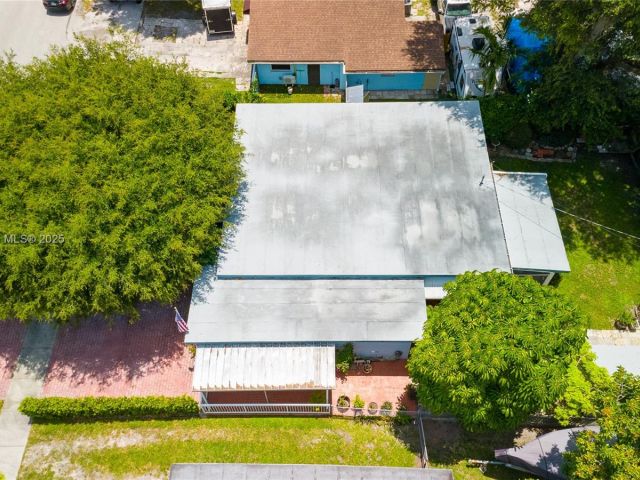 Home for sale at 7110 SW 13th Ter - photo 6154112