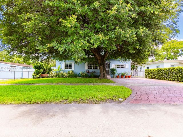 Home for sale at 7110 SW 13th Ter - photo 6154116