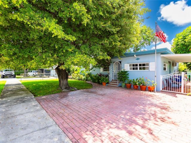 Home for sale at 7110 SW 13th Ter - photo 6154120