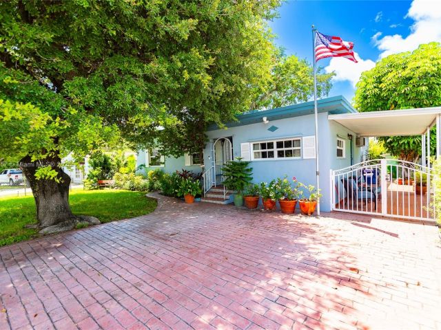 Home for sale at 7110 SW 13th Ter - photo 6154122