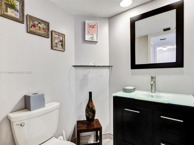 Home for sale at 20939 NE 37th Ct - photo 6154284