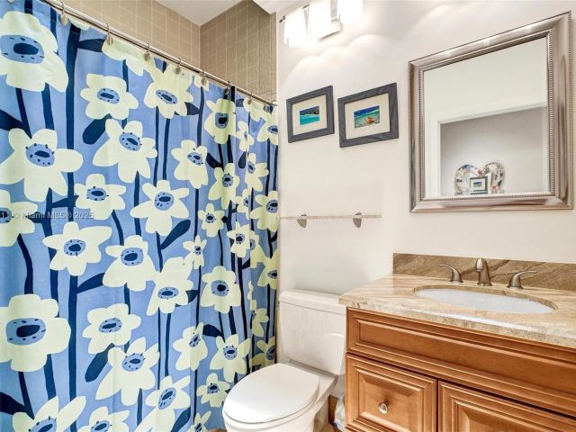 Home for sale at 20939 NE 37th Ct - photo 6154286