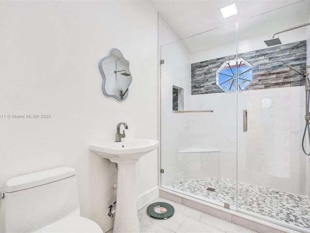 Home for sale at 20939 NE 37th Ct - photo 6154290