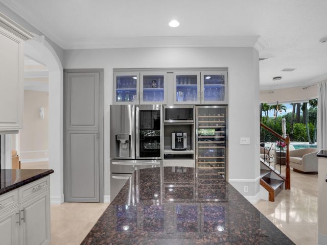 Home for sale at 718 Edgebrook Lane - photo 6166889