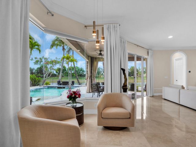 Home for sale at 718 Edgebrook Lane - photo 6166893