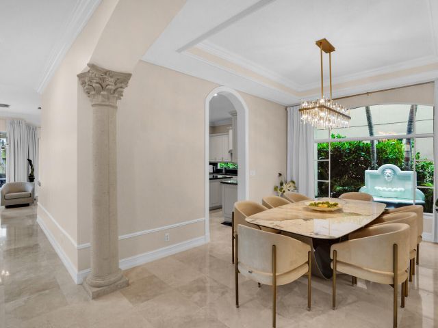 Home for sale at 718 Edgebrook Lane - photo 6166894