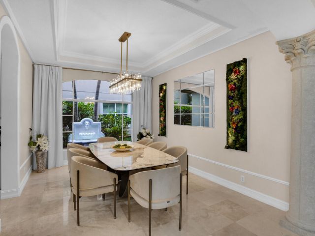 Home for sale at 718 Edgebrook Lane - photo 6166895