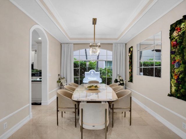 Home for sale at 718 Edgebrook Lane - photo 6166896