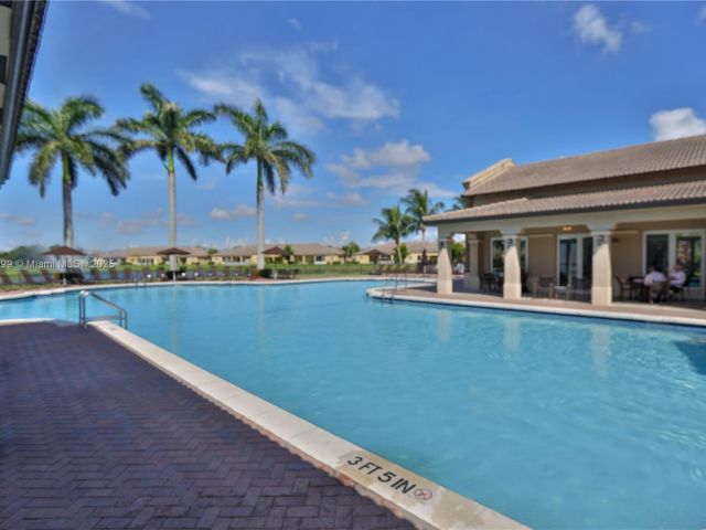 Home for sale at 3610 NE 15th Dr - photo 6154598