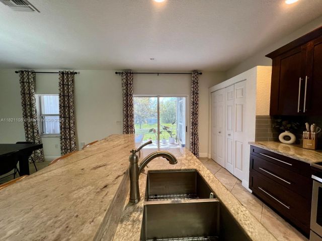 Home for rent at 2214 SE 23rd Ave 2214 - photo 6167431