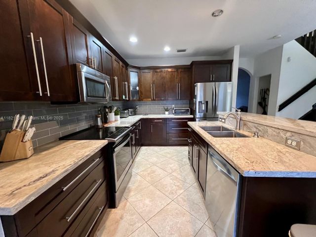 Home for rent at 2214 SE 23rd Ave 2214 - photo 6167435