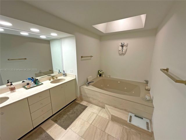 Apartment for sale  Unit #1903 - photo 6159642