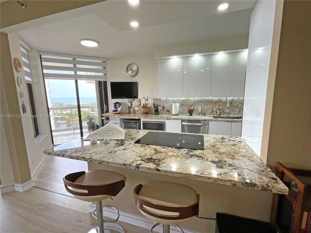 Apartment for sale  Unit #1903 - photo 6159655