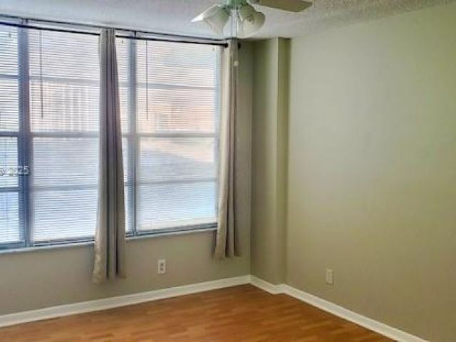 Apartment for sale  Unit #425 - photo 6161164