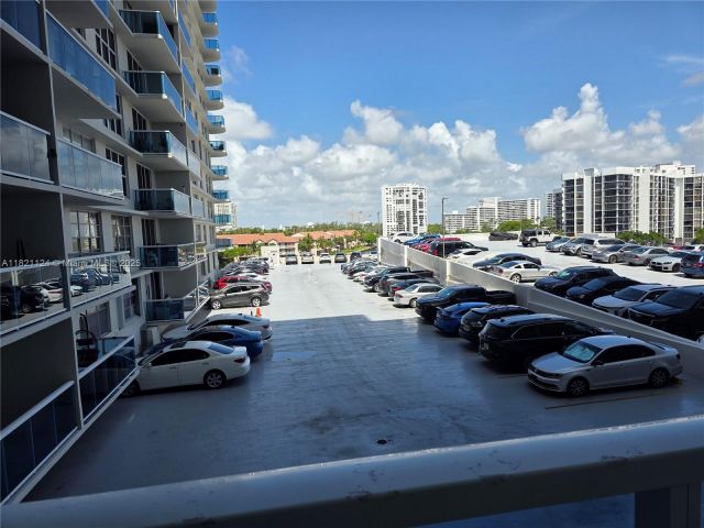 Apartment for sale  Unit #425 - photo 6161172