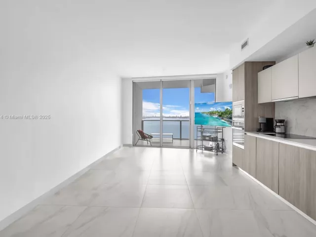 Apartment for sale  Unit #1806 - photo 6154428