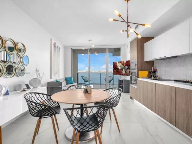 Apartment for sale  Unit #1806 - photo 6154430