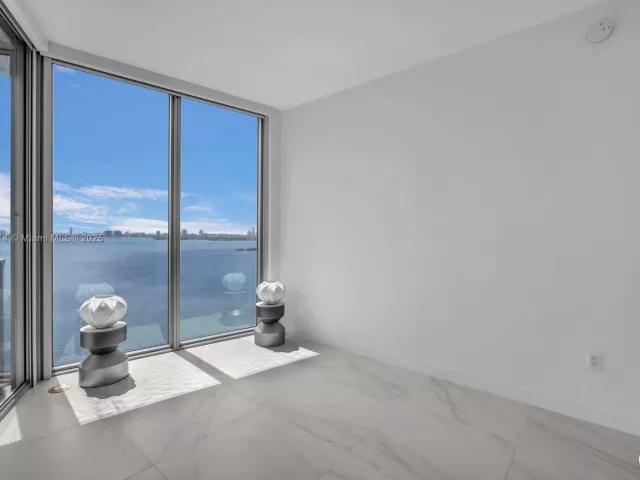 Apartment for sale  Unit #1806 - photo 6154434