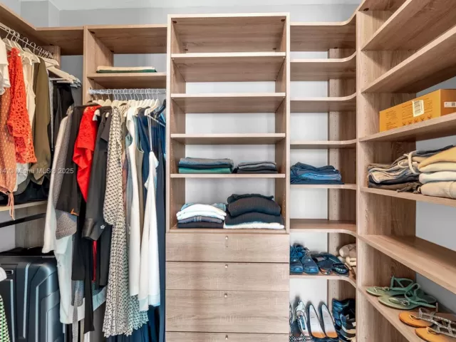 Apartment for sale  Unit #1806 - photo 6154418