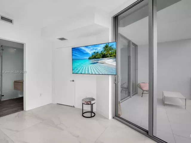 Apartment for sale  Unit #1806 - photo 6154419