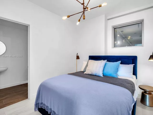 Apartment for sale  Unit #1806 - photo 6154421