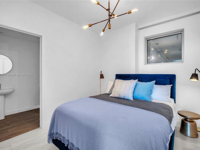 Apartment for sale  Unit #1806 - photo 6154421