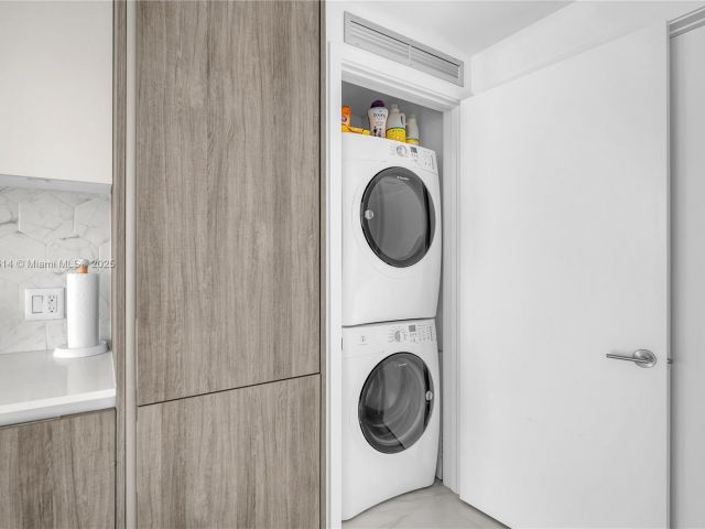 Apartment for sale  Unit #1806 - photo 6154422