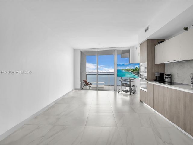 Apartment for sale  Unit #1806 - photo 6154428