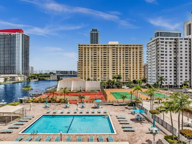 1-bedroom condo for sale in Hallandale Beach - 1865 S Ocean Dr 5J - MondialRealty