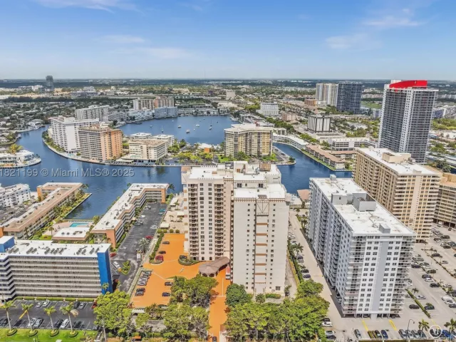1-bedroom condo for sale in Hallandale Beach - 1865 S Ocean Dr 5J - MondialRealty