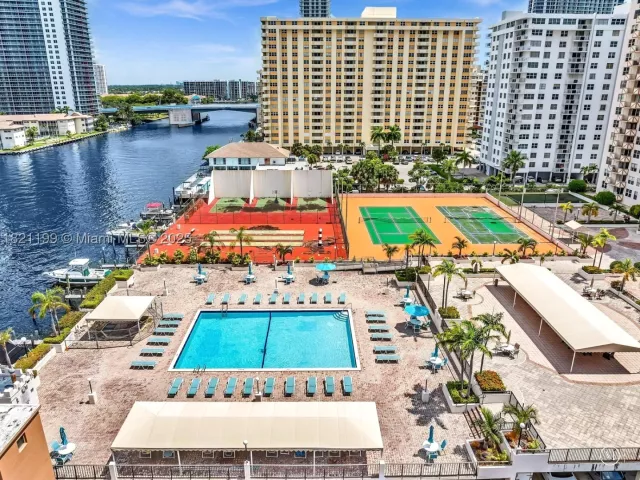 1-bedroom condo for sale in Hallandale Beach - 1865 S Ocean Dr 5J - MondialRealty