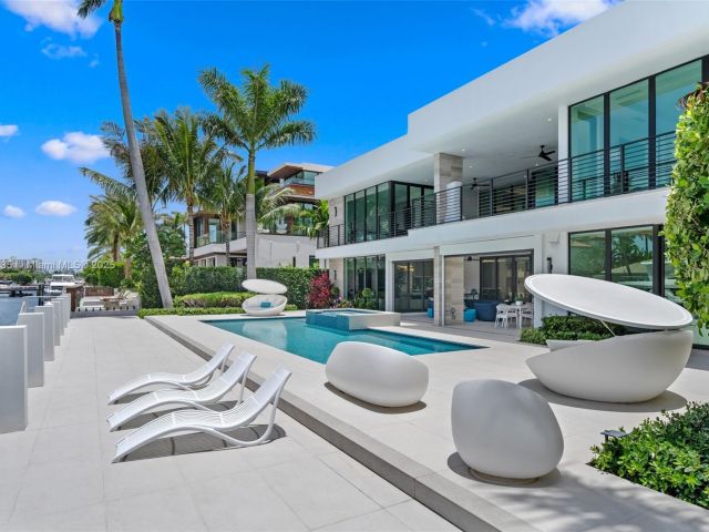 Home for sale at 2519 Lucille Dr - photo 6155484