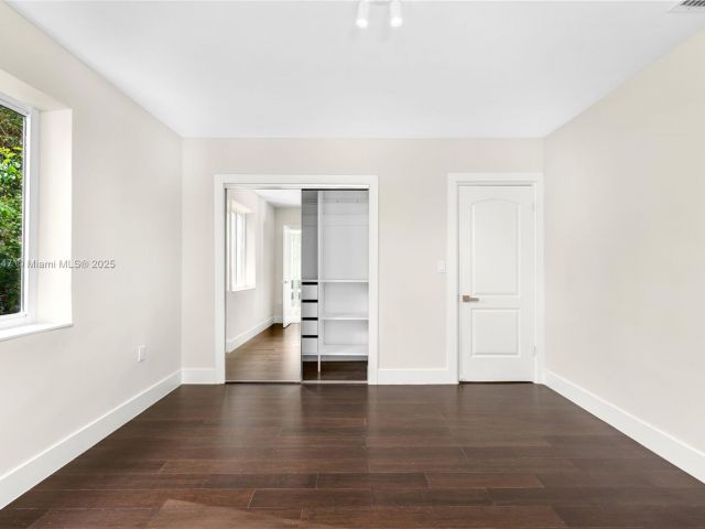 Home for sale at 427 W 43rd St - photo 6155087