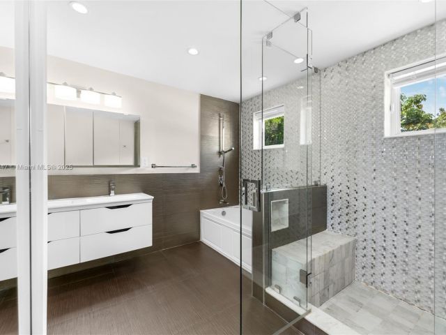 Home for sale at 427 W 43rd St - photo 6155090