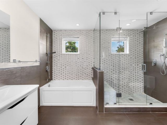 Home for sale at 427 W 43rd St - photo 6155091