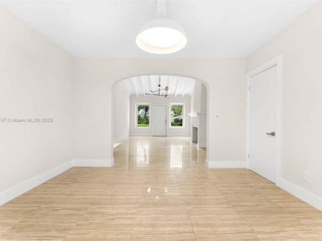 Home for sale at 427 W 43rd St - photo 6155098