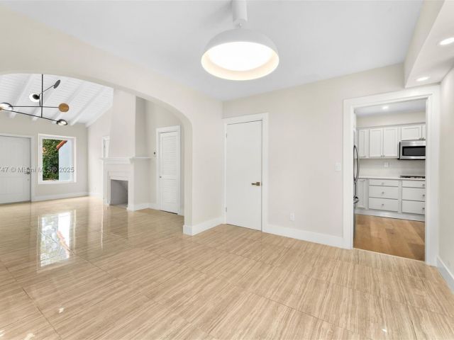 Home for sale at 427 W 43rd St - photo 6155099