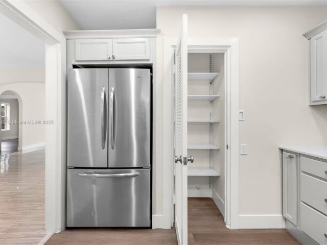 Home for sale at 427 W 43rd St - photo 6155100