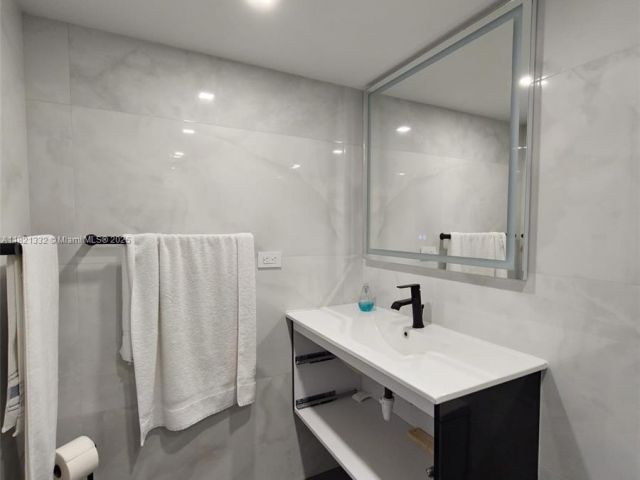 Apartment for rent  Unit #16P - photo 6156453