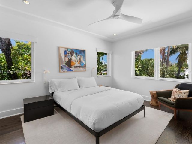 Home for sale at 6165 Pine Tree Dr - photo 6155069