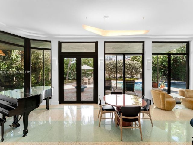 Home for sale at 6165 Pine Tree Dr - photo 6155078