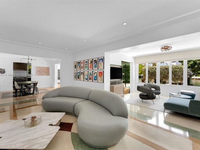 Home for sale at 6165 Pine Tree Dr - photo 6155081