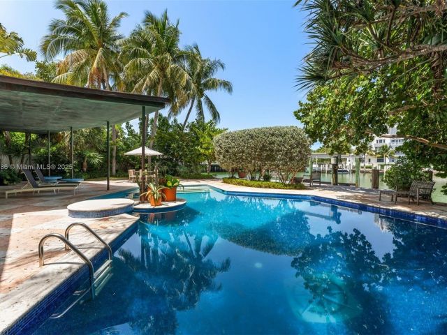 Home for sale at 6165 Pine Tree Dr - photo 6155084