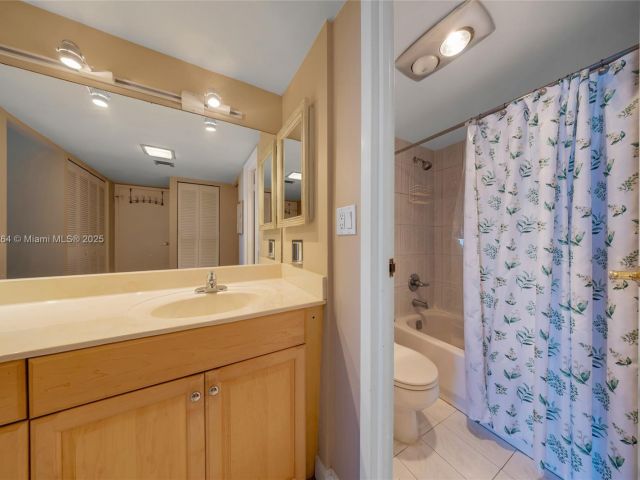 Apartment for sale  Unit #1922 - photo 6211071