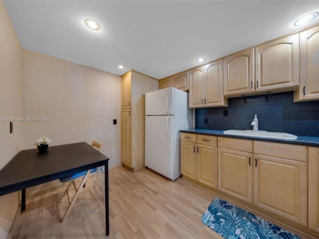 Apartment for sale  Unit #1922 - photo 6211078