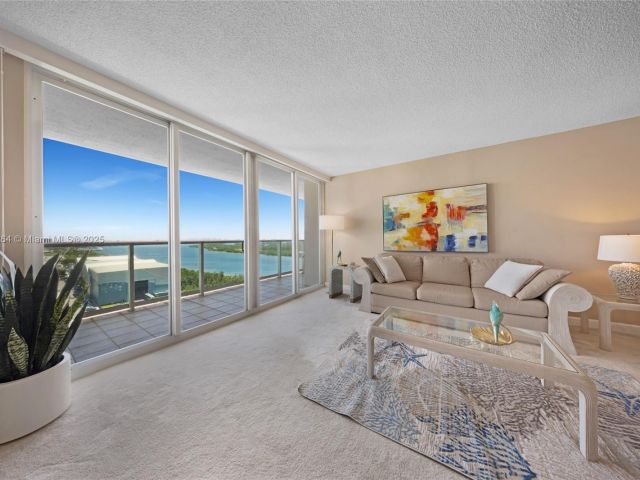 Apartment for sale  Unit #1922 - photo 6211086