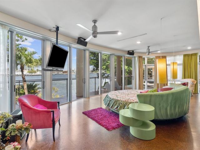 Home for sale at 2500 Mercedes Dr - photo 6159687