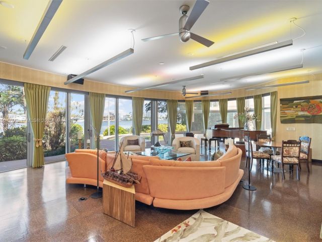 Home for sale at 2500 Mercedes Dr - photo 6159698