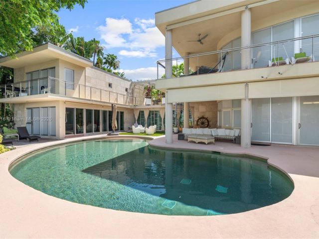 Home for sale at 2500 Mercedes Dr - photo 6159701