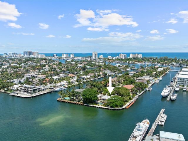 Home for sale at 2500 Mercedes Dr - photo 6159705